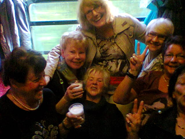 Die flotten Bienen auf Kegeltour im Sambazug